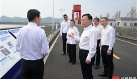 川觀新聞8月22日報道：王曉暉在自貢市樂山市調研時強調：進一步鍛長板補短板推動高質量發展，為奮力譜寫中國式現代化四川新篇章作出更大貢獻